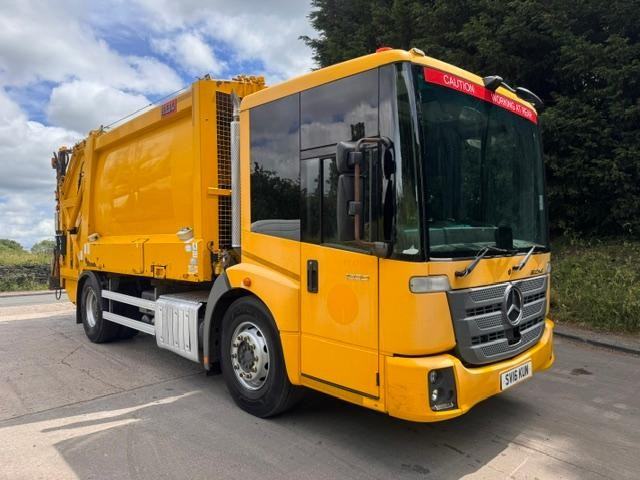 2016 16 Mercedes ECONIC 1830 E6 Heil refuse body twin/Trade bin lift