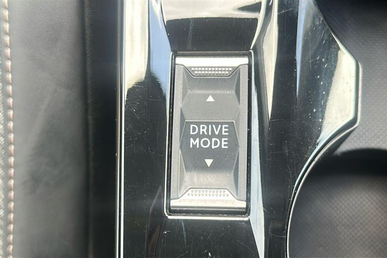  Peugeot 208 1.2 Puretech Allure Hatchback 5dr Petrol Manual Euro 6 s/s 100 Ps