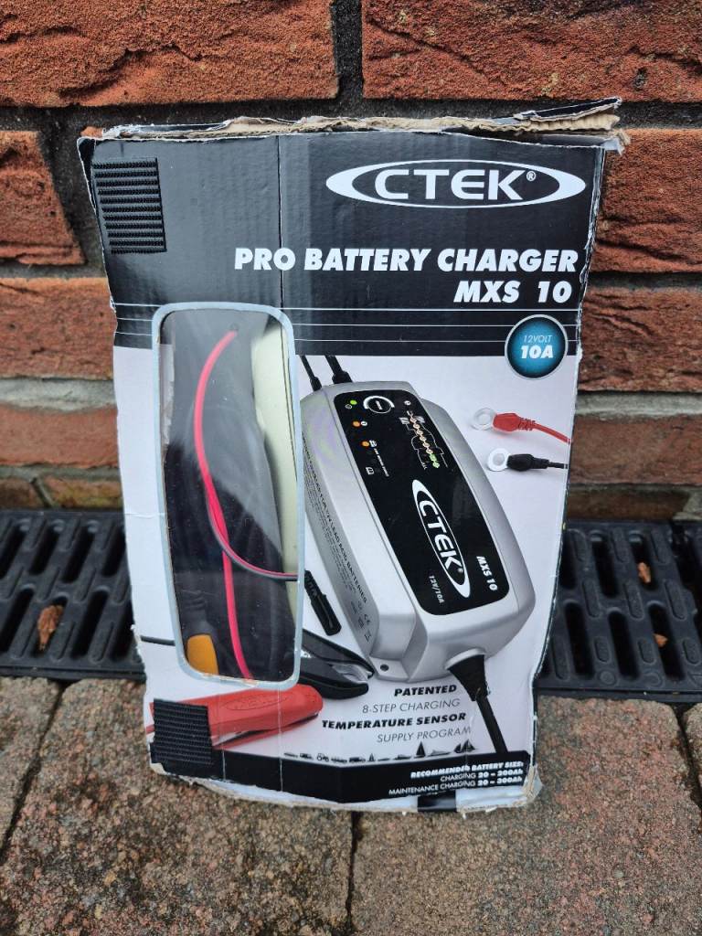 C Tec battery trickle charger