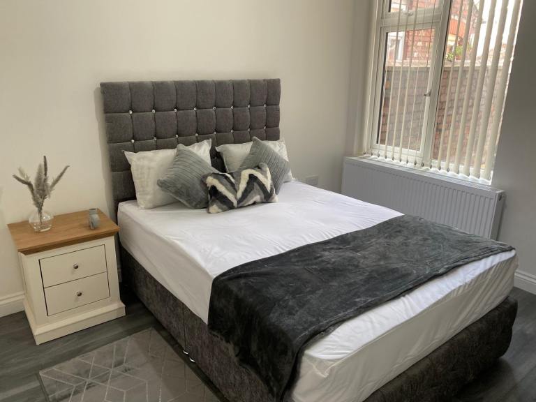 Ensuite room - Manchester M12 (Refurbished House)