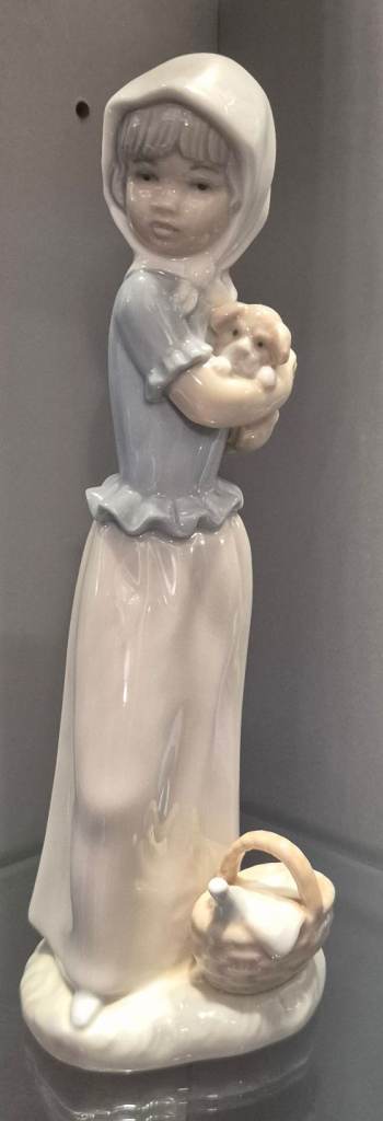 Nao lladro girl with dog porcelain figurine 