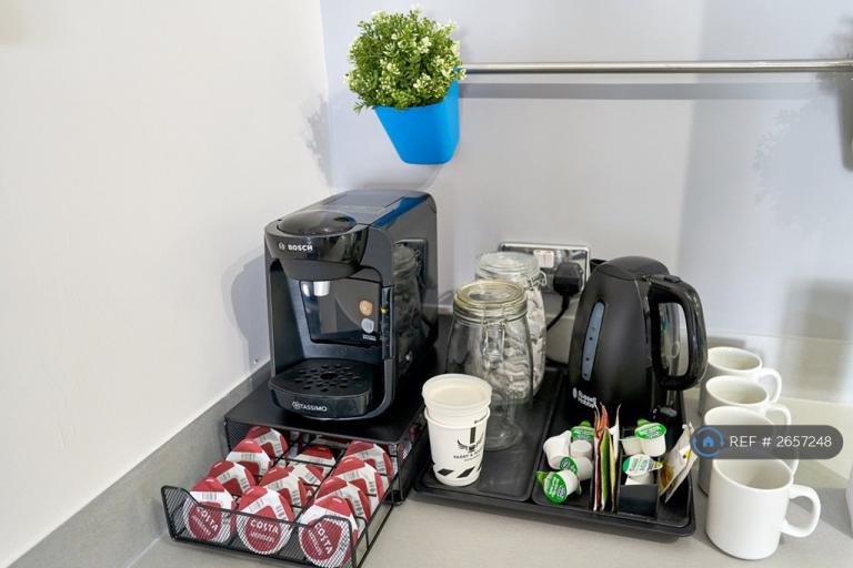 2 bedroom flat in Upper Marshall Street, Birmingham, B1 (2 bed) (#2657248)