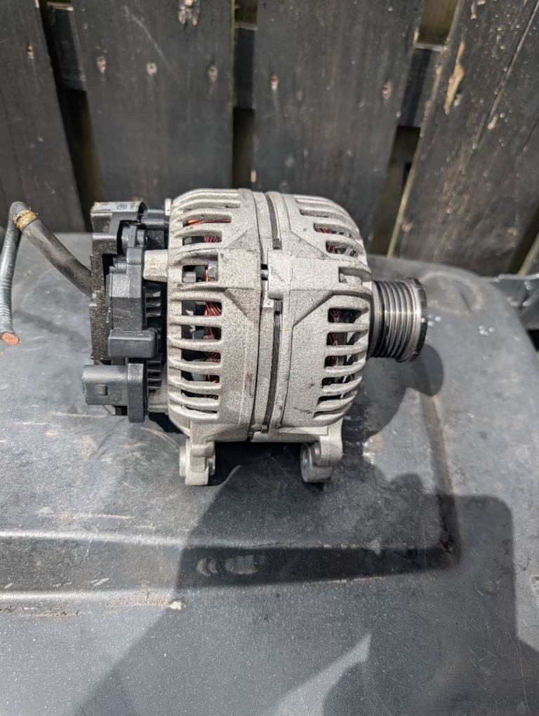 Audi A4 B8 2.0 TDI alternator 