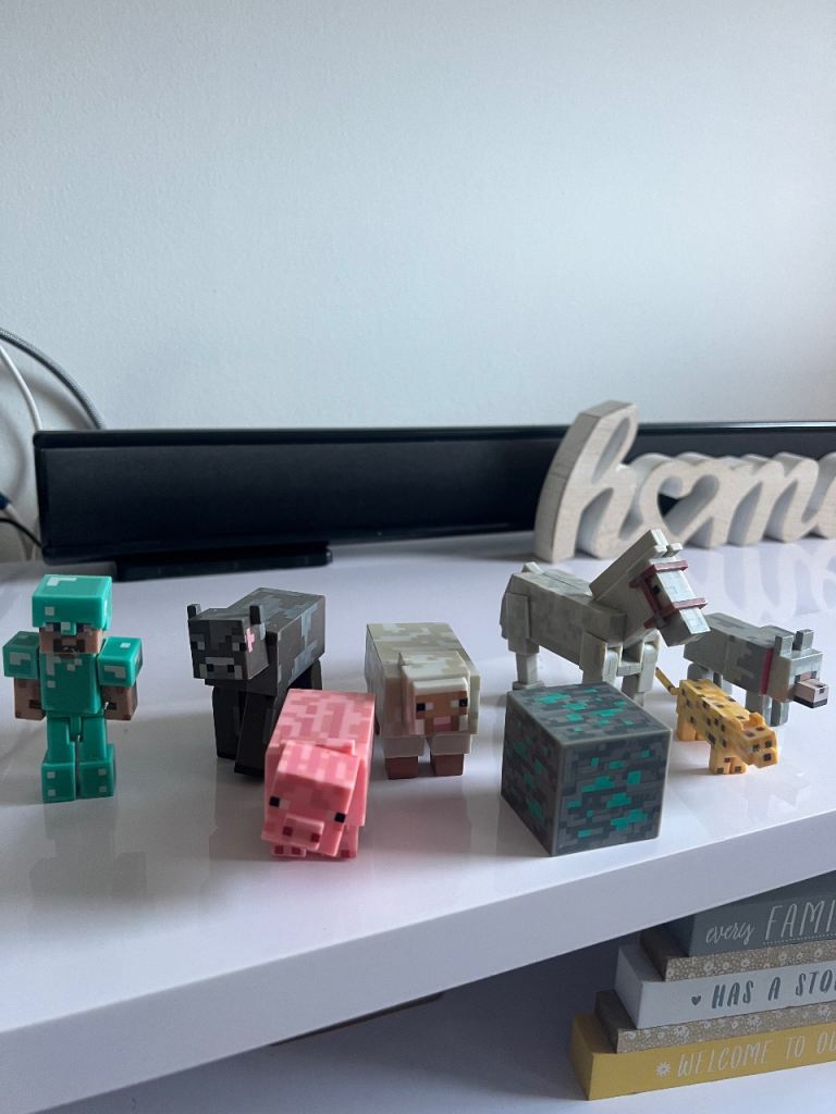 Minecraft Figures & Animals Playset – Good Condition