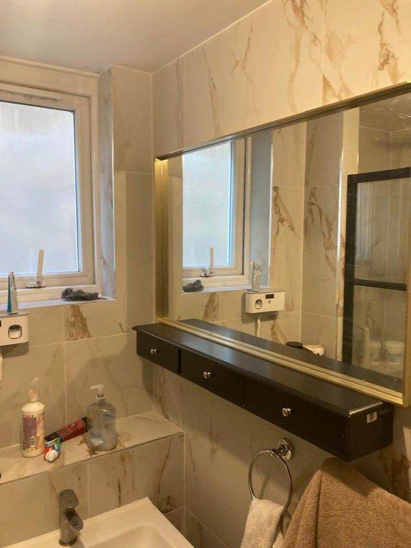 Double Room at Hildrop crescent for Rent