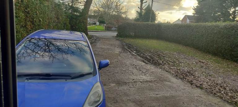 Double bedroom in Crawley