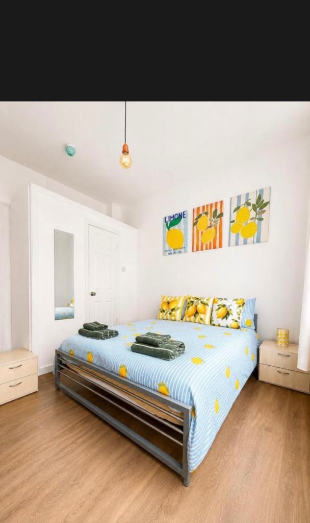 Double en suite with WiFi and smart tv