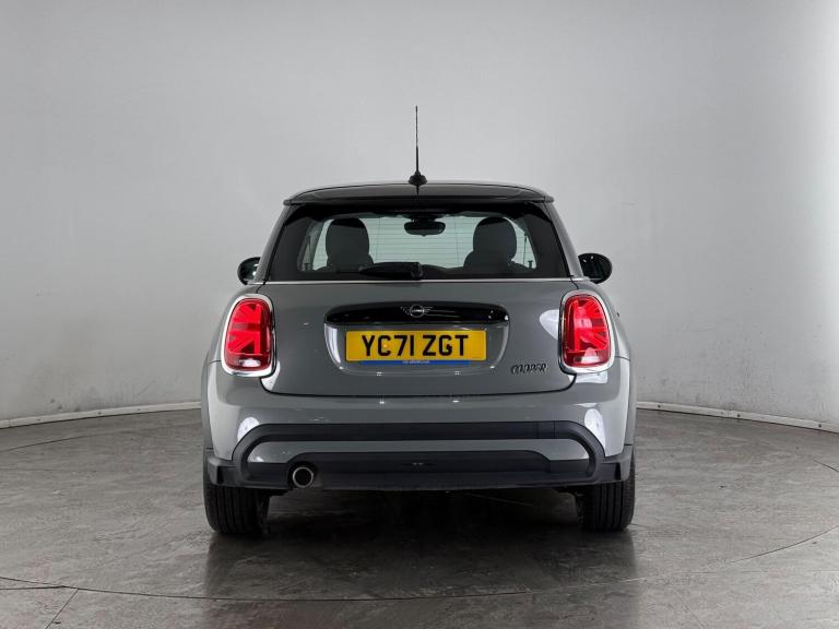 2021 MINI Hatch 1.5 Cooper Classic Euro 6 (s/s) 3dr HATCHBACK Petrol Manual