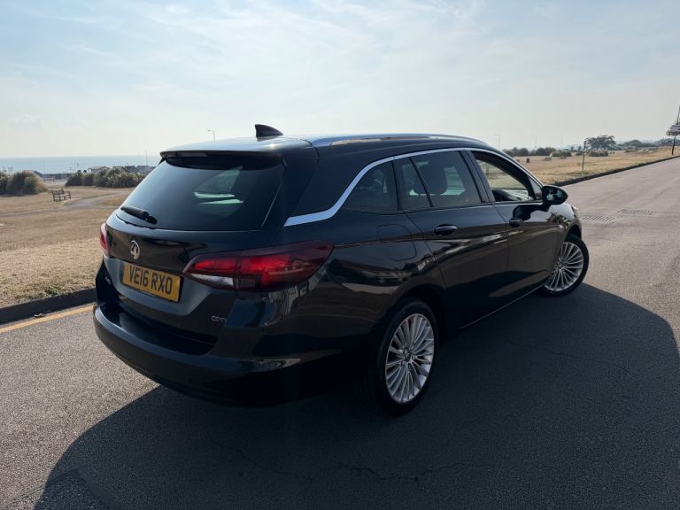 Vauxhall, ASTRA,ELITE TOP OF THE RANGE  Estate, 2016, Manual, 1598 (cc), 5 doors