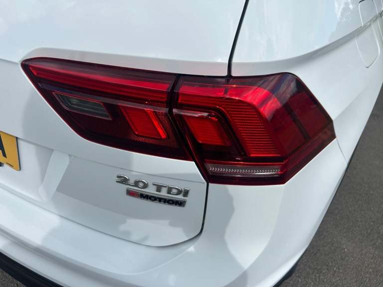 VOLKSWAGEN TIGUAN 2.0 TDI BlueMotion Tech SE Navigation 2016