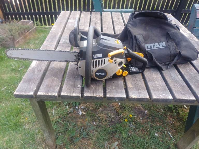Titan TTCSP40 Chainsaw with Carry Bag – Good Condition