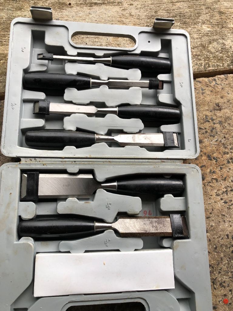 Wood chisel set
