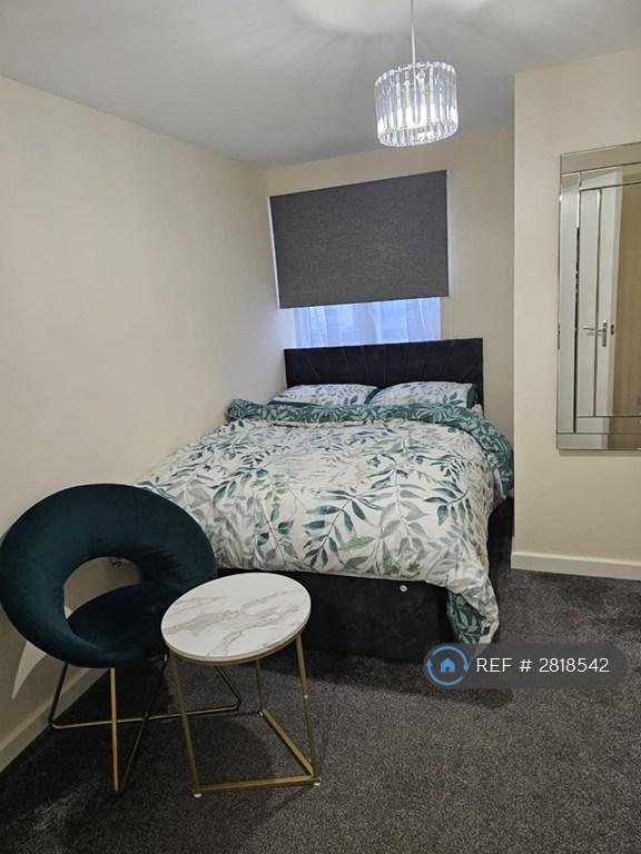 1 bedroom flat in Coldharbour Lane, Hayes, UB3 (1 bed) (#2818542)