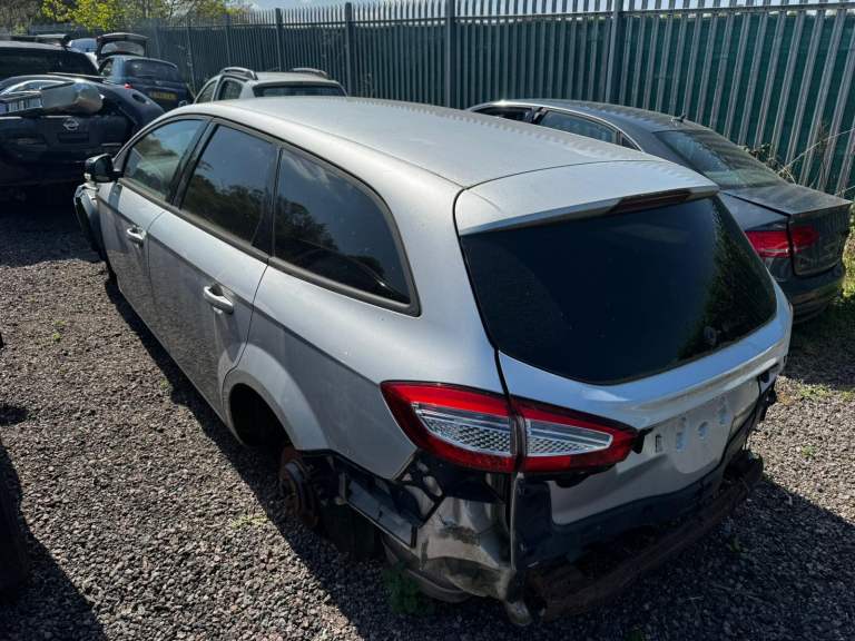 2009 FORD MONDEO ESTATE MK4 SILVER BREAKING SPARES PARTS