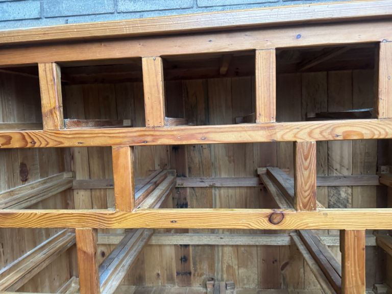 Rustic Solid pine merchant chest of drawers very good condition possible delivery