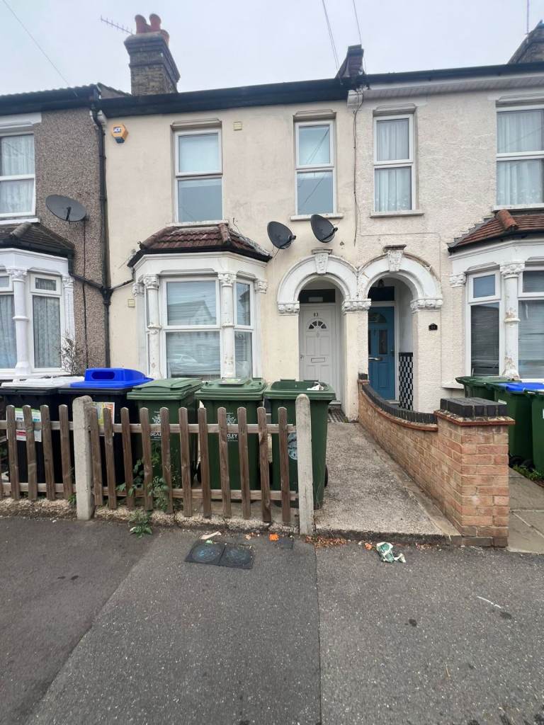 Barnfield Road DA17 5NQ