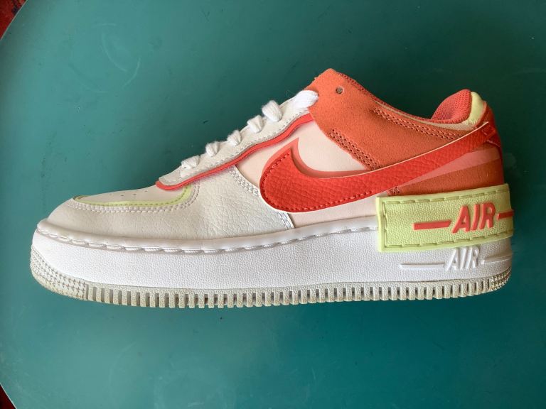 👟 LADIES NIKE AIR FORCE 1 SHADOW TRAINERS 👟 (WHITE CORAL 🪸 & ORANGE) SIZE 4.5