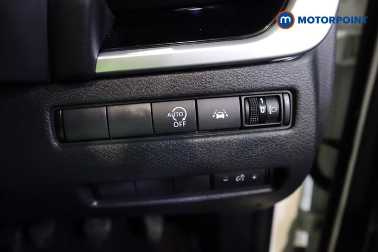 2023 Nissan Qashqai 1.3 DiG-T MH N-Connecta [Glass Roof] 5dr SUV Petrol Manual