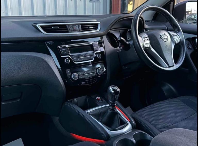 2016 Nissan Qashqai 1.5 dCi Acenta [Smart Vision Pack] 5dr HATCHBACK Diesel Manual