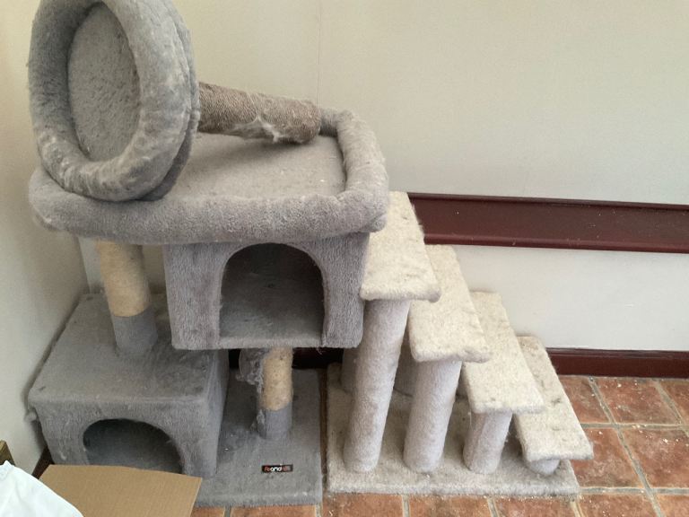 Cat stuff, tree, hammock, tower, stairs, scratching post 