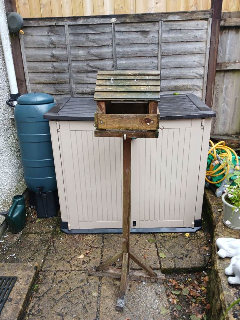 Bird table 