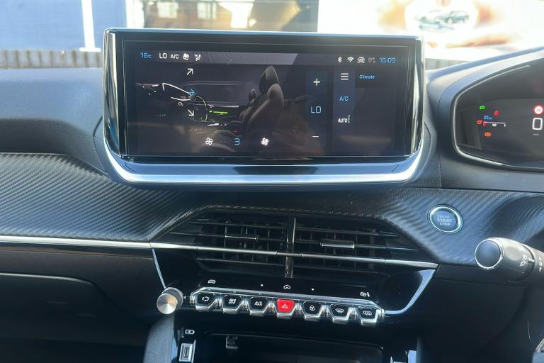  Peugeot 208 1.2 Puretech Allure Hatchback 5dr Petrol Manual Euro 6 s/s 100 Ps