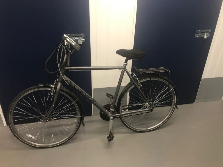 Grey City Bike with Rear Rack – Good Condition
