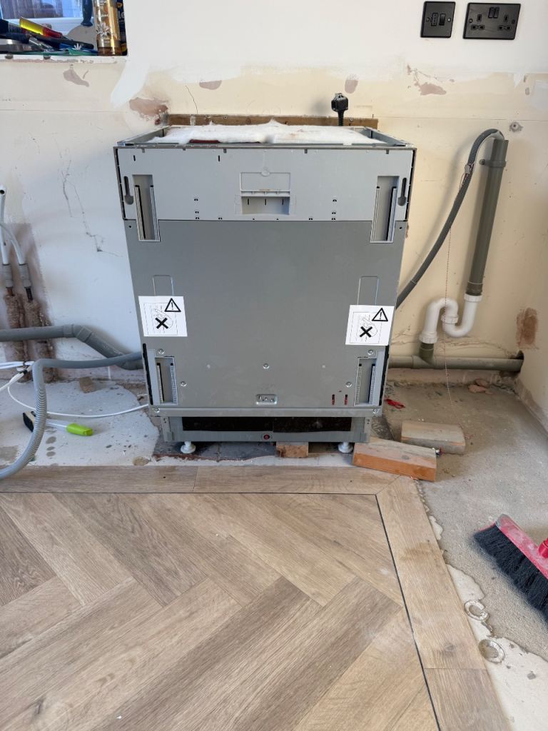 Whirlpool 6th series dishwasher integrated 
