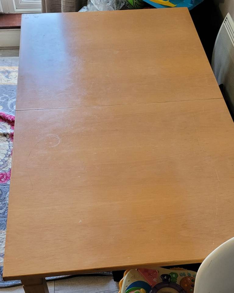 Extendable Wooden Dining Table – Good Condition
