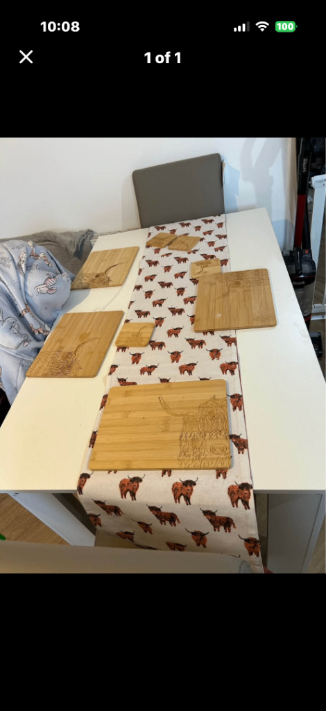 Dining room table and 4 chairs 