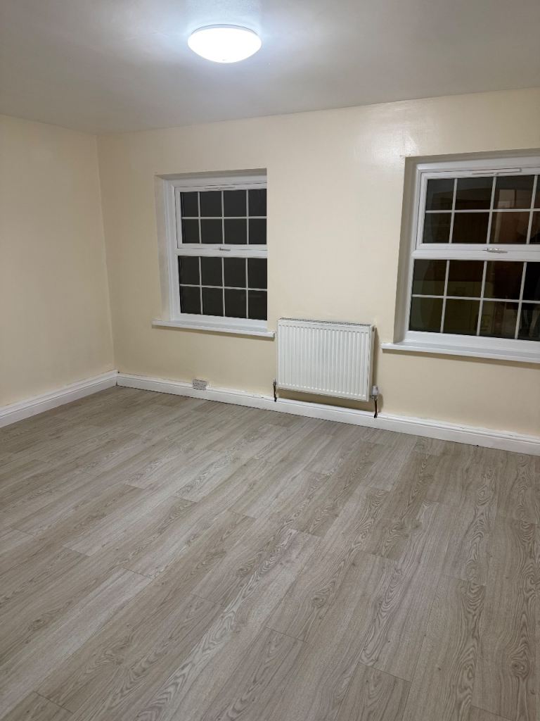 2 bedrooom brand new refurbished flat 