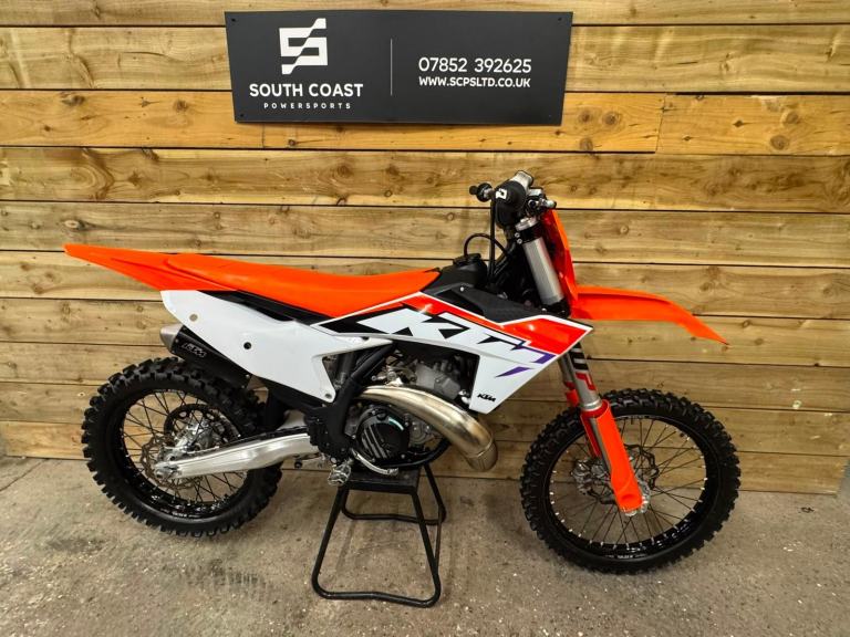KTM 300 SX Electric start Fuel injected Motocross bike ONLY DONE 27 hours 