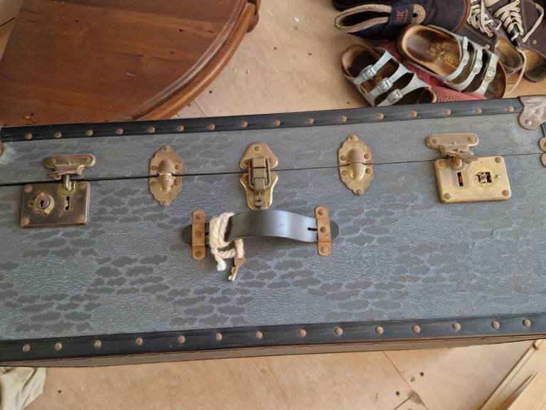 Storage trunk - Heavy!