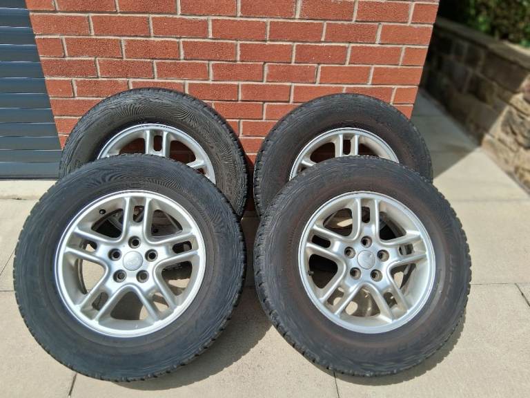 Land Rover Discovery 3 - 17" wheels 