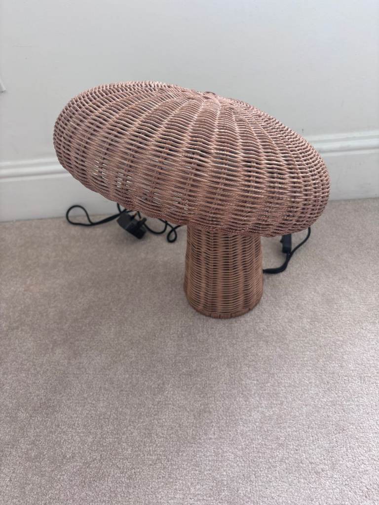 Rattan Mushroom Lamp by MADE