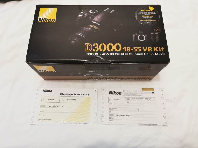 Nikon D3000 DSLR with 18-55 VR lens kit, As Good As New