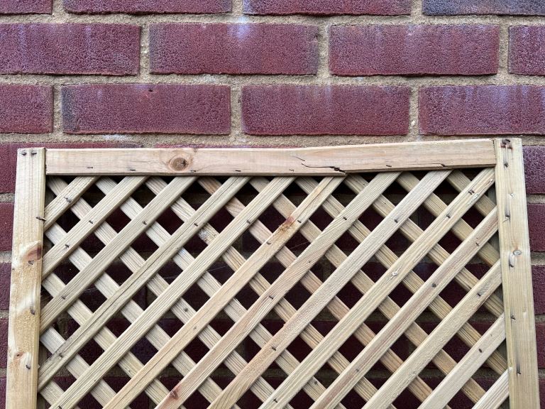 183cm x 60cm (6x2) Elite Privacy Diamond Trellis/Lattice Garden Screening Wood Fence