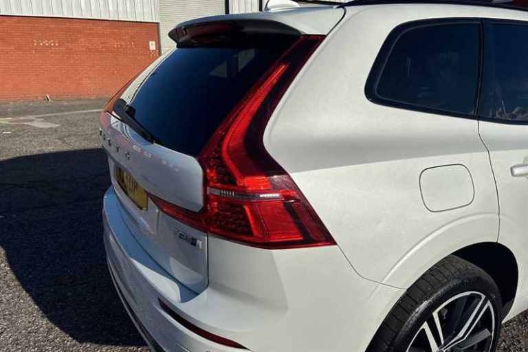 2020 Volvo XC60 2.0 T8 [390] Hybrid R DESIGN Pro 5dr AWD G tronic ESTATE PETROL/ELECTRIC Automatic