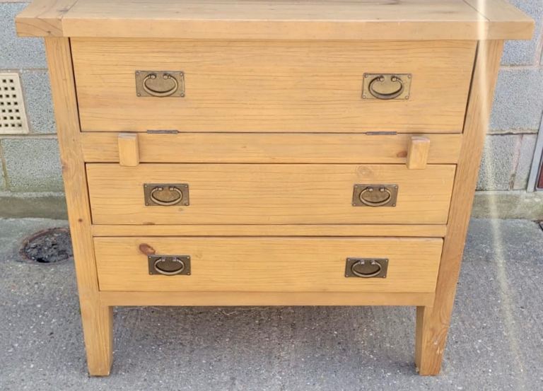 Solid Oak Unique Chest Of drawers/ Dressing Table 