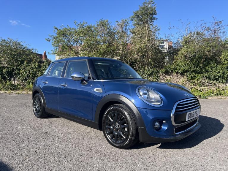 MINI HATCH 1.5 5-Door Hatch Cooper 2015