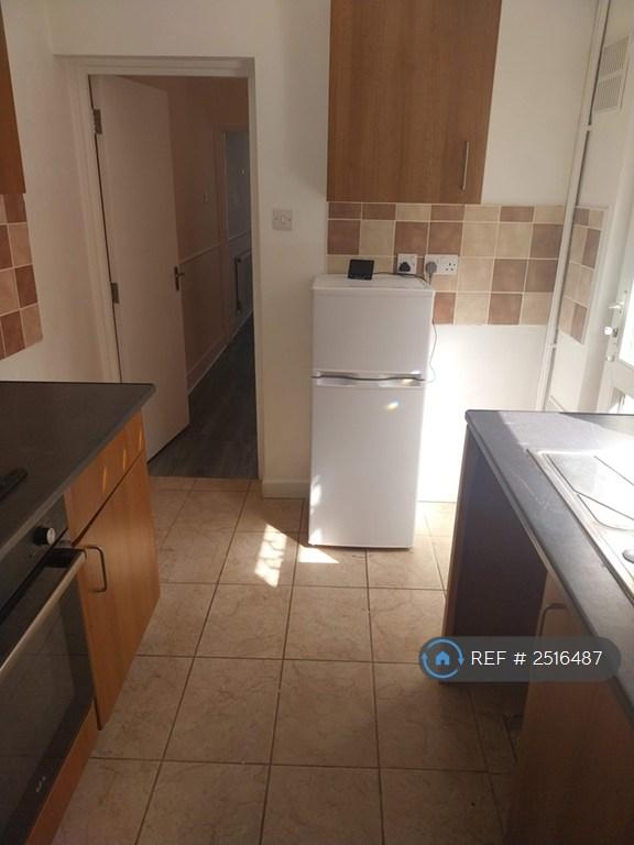 3 bedroom house in Chamberlain Road, Chatham, ME4 (3 bed) (#2516487)