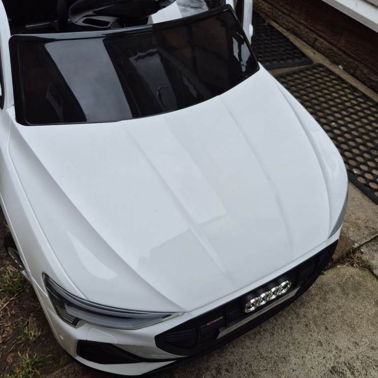 Audi e tron 12v ride on electric car 