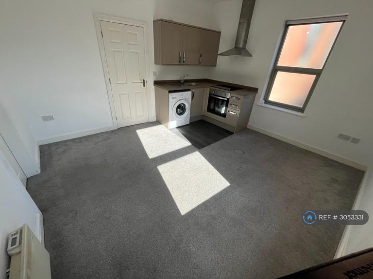 1 bedroom flat in High St, Mansfield, NG21 (1 bed) (#3053331)