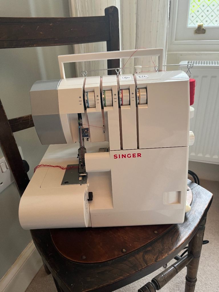 Singer overlocker