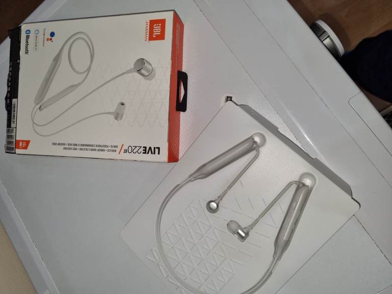 JBL LIVE 220BT Wireless In-Ear Headphones – Grey, New In Box