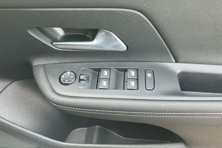  Vauxhall Mokka Electric 54kwh Ultimate Suv 5dr Electric Auto 156 Ps Electric