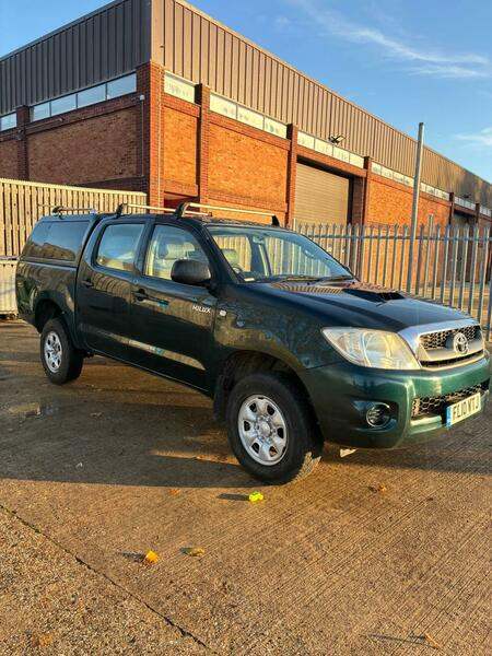 2010 Toyota Hilux HL2 2010 D/Cab Pick Up 2.5 D-4D 4WD 144 PICK UP DIESEL Manual