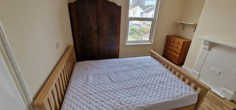 Double Room Near City Centre (Bills Included)