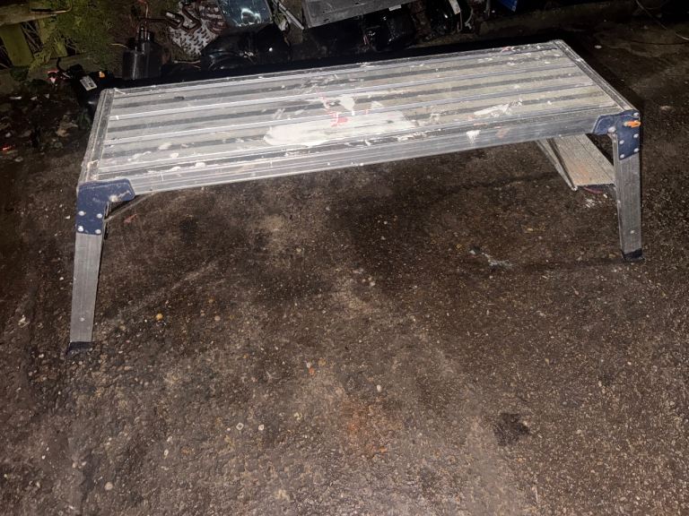 Ladder stepper/platform