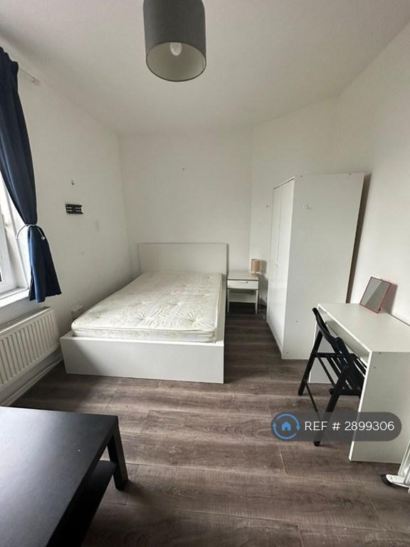 1 bedroom in Wheler House, London, E1 (#2899306)